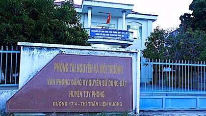 Khởi tố vụ án cấp sổ đỏ chồng lấn vào đất rừng tại huyện Tuy Phong