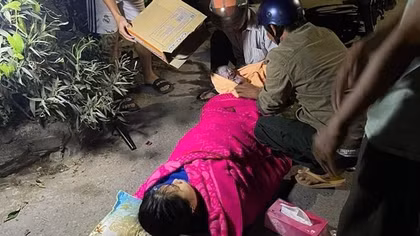 Công an xã hỗ trợ sản phụ sinh con dọc đường