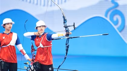 Ánh Nguyệt và "nụ cười Olympic" bên cây cung
