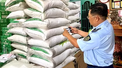Gần Tết, đường cát nhập lậu lại “nóng”