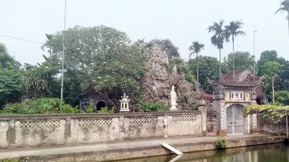 Đất nối hai sông nơi cửa sóng