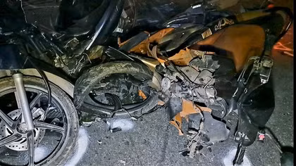 Hai xe máy đâm nhau trong đêm, 3 người thương vong