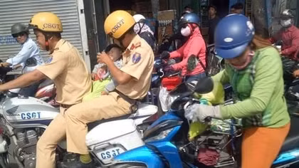Tô thêm sắc thắm màu áo vàng của những cán bộ, chiến sĩ CSGT