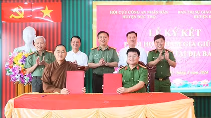 Ký kết tham gia giữ gìn ANTT tại địa bàn cơ sở