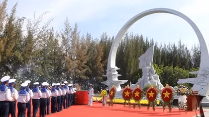 Tưởng nhớ 64 cán bộ, chiến sĩ hải quân hy sinh trong cuộc chiến bảo vệ đảo Gạc Ma