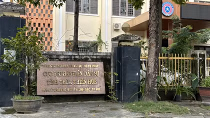 Kỷ luật khiển trách Cục trưởng Cục Thi hành án dân sự tỉnh Thừa Thiên Huế