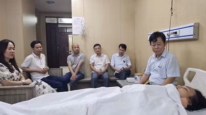 Can ngăn bạn ẩu đả, nữ sinh lớp 11 bị đánh gãy đốt sống cổ