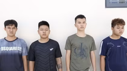 Bắt nhóm đối tượng thủ súng, dao đánh người trọng thương