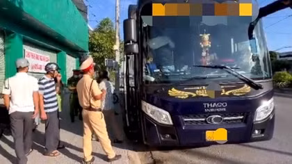 Công an lấy lời khai phụ xe giường nằm bị cô gái tố sàm sỡ