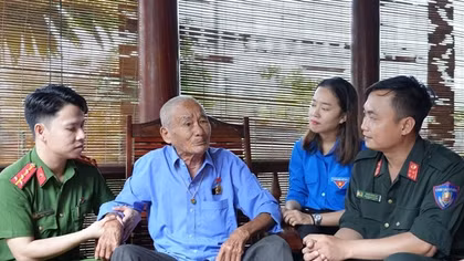 Bữa cơm cùng Mẹ Việt Nam anh hùng