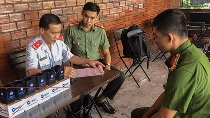Cảnh giác các vật dụng tặng miễn phí chứa nội dung quảng cáo đánh bạc