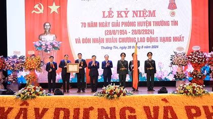 Huyện Thường Tín vinh dự đón nhận Huân chương Lao động hạng Nhất
