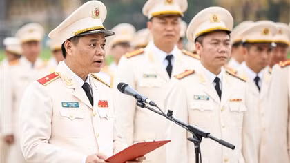 Lực lượng Cảnh sát cơ động báo công dâng Bác những thành tích, chiến công qua 50 năm