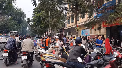 Hà Nội lên danh sách “đỏ” hàng trăm trường học thường xuyên ùn tắc