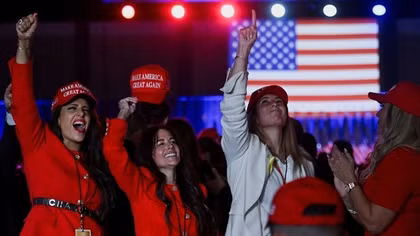 Người Mỹ "đón bình minh" trong chiến thắng ngoạn mục của ông Trump