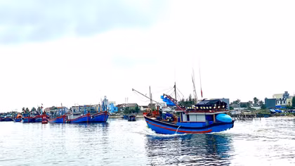 Ứng phó với bão số 6: Quản lý chặt việc ra khơi, giữ liên lạc với các tàu thuyền