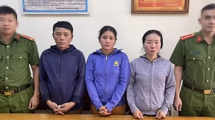 Giải cứu 3 thiếu nữ bị lừa bán ra nước ngoài
