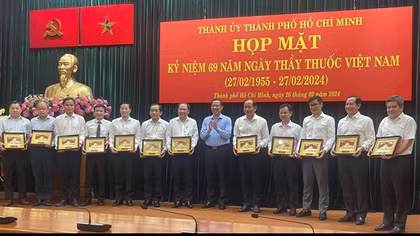 TP Hồ Chí Minh tôn vinh các thầy thuốc
