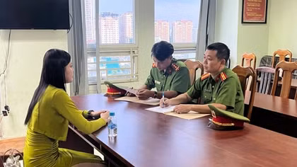 Đề nghị truy tố cựu tiếp viên hàng không môi giới bán dâm giá nghìn đô