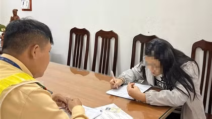 Phạt 17 triệu đồng, tước giấy phép lái xe nữ tài xế ô tô đi ngược chiều trên cao tốc