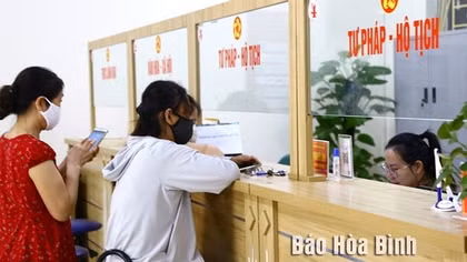 Tích cực triển khai dịch vụ công trực tuyến phục vụ người dân, doanh nghiệp