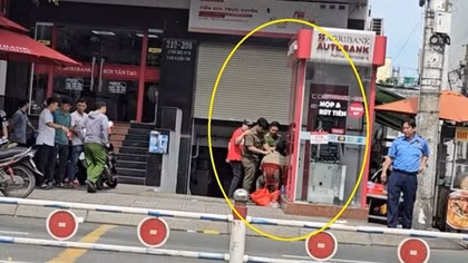 Đập phá trụ ATM lấy tiền vì... túng quẫn