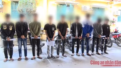 11 thanh, thiếu niên mang dao phóng lợn "lượn đường, hỗn chiến" trong đêm