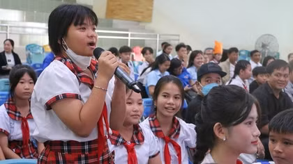 Lắng nghe trẻ em nói về các vấn đề của trẻ em