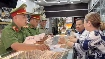 Phòng, chống cướp tiệm vàng ở Vĩnh Long