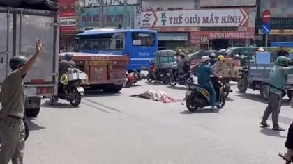 Va chạm với xe đầu kéo, người đàn ông tử vong tại chỗ