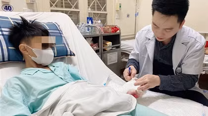 Ba học sinh bị thương nặng do sử dụng pháo tự chế
