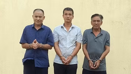 Bắt nhóm chuyên “săn” lưới thép B40 trên cao tốc