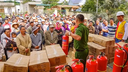 Lan tỏa phong trào “Nhà tôi có bình chữa cháy”
