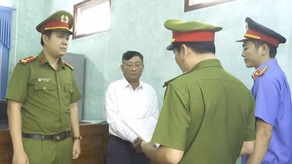 Bắt Phó Chủ tịch HĐND xã thiếu trách nhiệm gây hậu quả nghiêm trọng