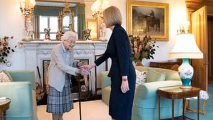 49 ngày dông bão của bà Liz Truss