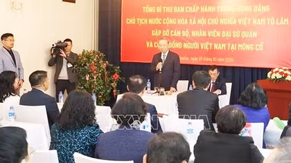 Tổng Bí thư, Chủ tịch nước Tô Lâm thăm Đại sứ quán Việt Nam và gặp gỡ cộng đồng người Việt tại Mông Cổ