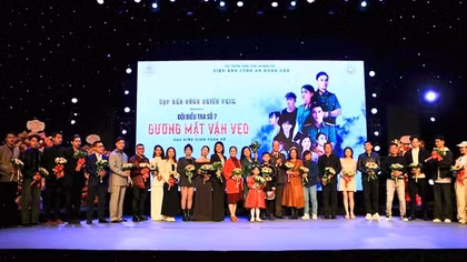 “Đội điều tra số 7” tái ngộ khán giả phần 2 - "Gương mặt vặn vẹo"