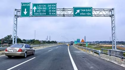 Đóng điểm đấu nối cao tốc Nội Bài - Lào Cai sau vụ 4 người tử vong