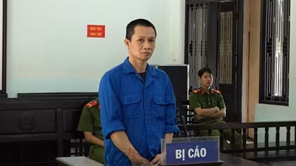 Con nghiện "ôm" 2.000 viên hồng phiến lĩnh 20 năm tù