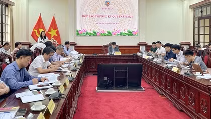 Bộ Tư pháp giải đáp nhiều vấn đề “nóng” liên quan đến nồng độ cồn, vụ án Vạn Thịnh Phát...