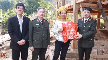 Gửi chút xuân sớm tới bà con vùng biên Sơn La
