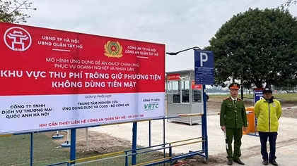 Thu phí trông giữ xe không dùng tiền mặt tại Phủ Tây Hồ và chùa Trấn Quốc từ ngày 9/2