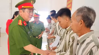 Hành trình trở về của những người từng lạc lối