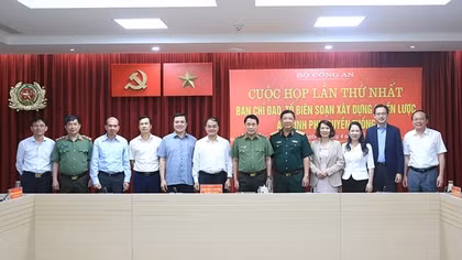 Xây dựng Chiến lược tổng thể quốc gia về an ninh phi truyền thống mang tầm chiến lược quan trọng