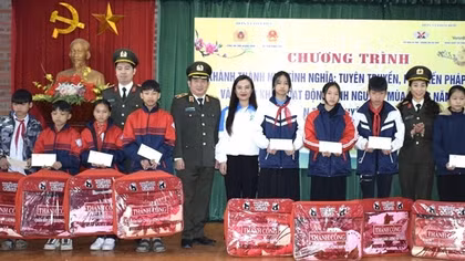 Lan tỏa ý nghĩa “Xuân tình nguyện” ở vùng biên giới tỉnh Quảng Ninh