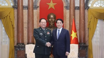 Chủ tịch nước Lương Cường tiếp Phó Chủ tịch Quân ủy Trung ương Trung Quốc