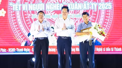 Mang Tết sớm tới bà con Gò Công Đông