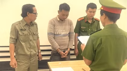 Bắt đối tượng chém lìa tay chủ quán cà phê