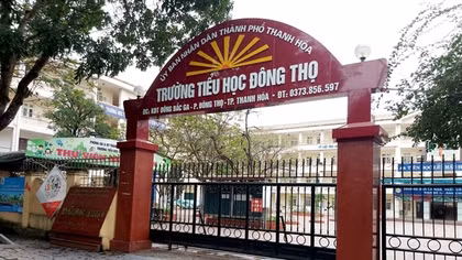 Bị tố “ăn bớt” tiền bán trú, nữ hiệu trưởng xin thôi chức
