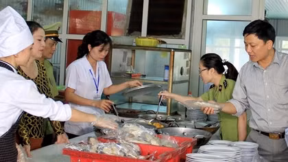 Siết chặt nhiều giải pháp kiểm soát vệ sinh an toàn thực phẩm